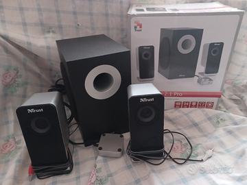 subwoofer e altaparlanti