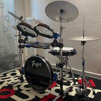 Batteria acustica da appartamento con rack e mesh