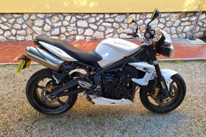 Triumph Street Triple - 2012
