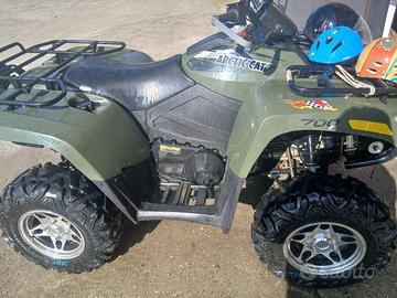 Quad arctic cat 700