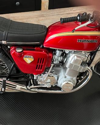 Modellino moto Honda CB750 Four