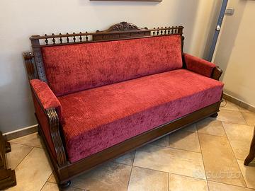 Divano letto dell’800 in noce massiccio