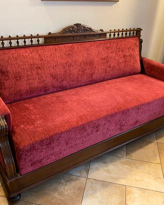 Divano letto dell’800 in noce massiccio