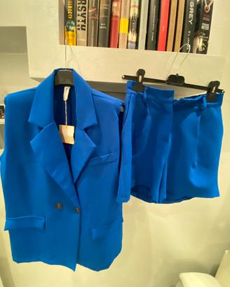 Completo blazer e pantaloncino blu