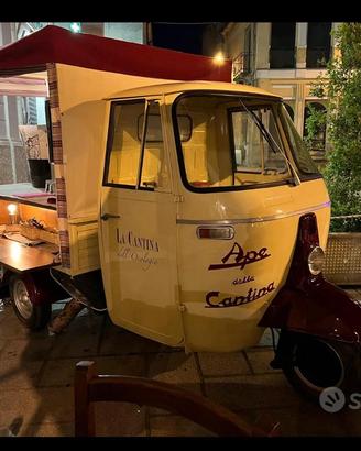 Piaggio Ape vintage attrezzata per catering, event