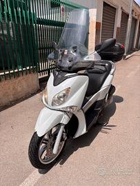 Yamaha Xcity 250 bianco