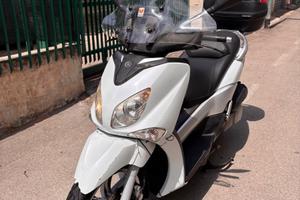 Yamaha Xcity 250 bianco
