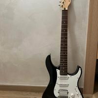   chitarra elettrica Yamaha e amplificatore