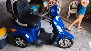 scooter elettrico per persone disabili 
