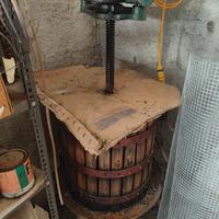 torchio e macina per uva