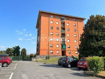 AMPIO TRILOCALE COMODO AI SERVIZI!