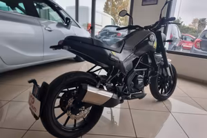Benelli Leoncino 250