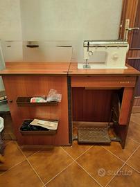 Singer 378 con mobile a scomparsa
