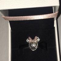 PANDORA Clip Minnie con fiocco rosa e pavé