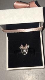 PANDORA Clip Minnie con fiocco rosa e pavé