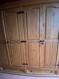 Armadio 4 ante in legno chiaro stile nordico