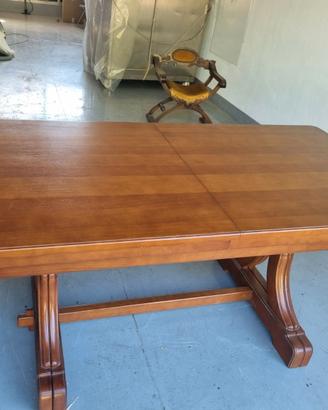 TAVOLO ALLUNGABILE IN LEGNO