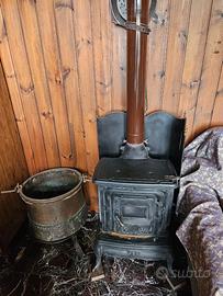 collezionismo stufa in ghisa, canna fumar e paiolo