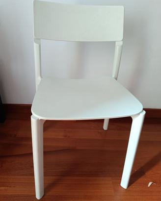 Sedia in materiale plastici