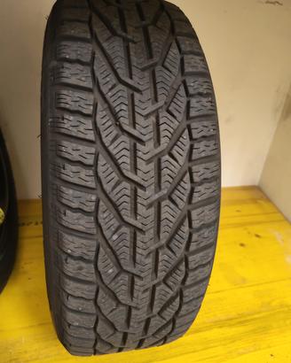 Gomme invernali + copricerchi Alfa Romeo