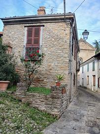 Casa rustica in centro borgo langhe astigiane