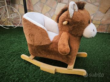 Cavallo a dondolo per bambini