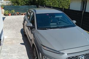 hyundai kona benzina  con gancio traino