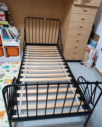 letto allungabile Minnen IKEA con doghe in legno 