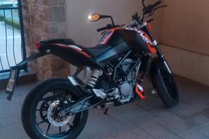 KTM Duke 125