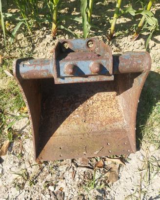 benne escavatore Volvo ec 25