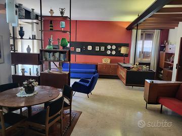 ARREDAMENTO MID CENTURY