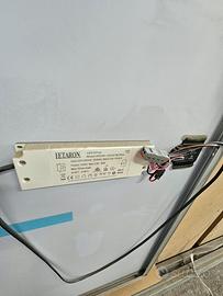 specchio con luce led perimetrale