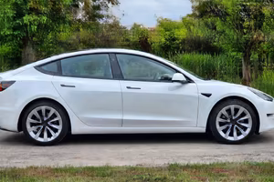 TESLA Model 3 RWD Standard Range Plus LFP 2021