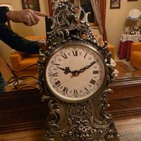 orologio da tavolo in metallo stagno 