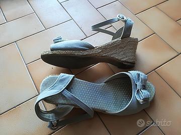 sandali con zeppa in corda e cinturino