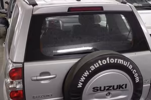 Suzuki  argento metallizzata