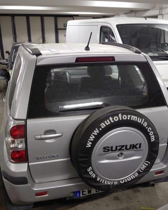 Suzuki  argento metallizzata
