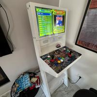 Cabinato console con 44 giochi