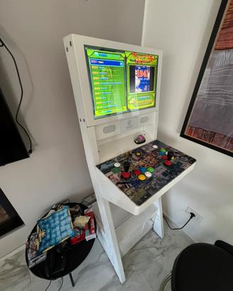 Cabinato console con 44 giochi