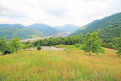 Terreno di 1200 m² a Gazzaniga