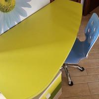 scrivania cameretta e letto