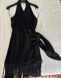 Vestito nero con frangia