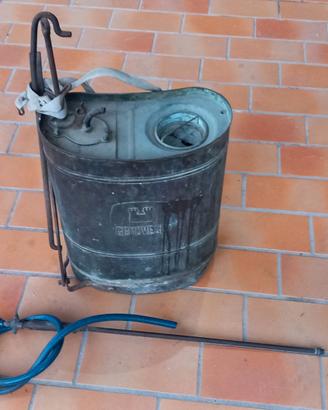 Pompa a spalla completamente in rame, marca Genove