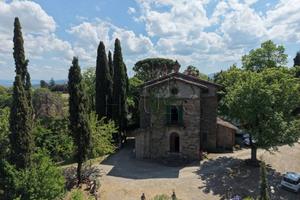 Rustico / Casale di 300 m² con 5 locali e posto au
