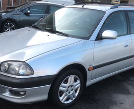 Toyota Avensis 1.6 Benzina