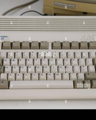 Raro commodore Amiga 600 completa con n" 2 joystic