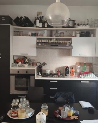 cucina compresa di elettrodomestici 600€