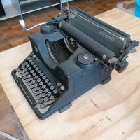 macchina da scrivere OLIVETTI M40