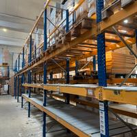 Scaffali magazzino porta pallet e pianetti