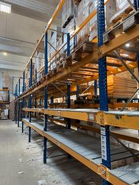 Scaffali magazzino porta pallet e pianetti